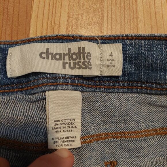 Womans Charlotte Russe Distressed Shorts size 4 - Picture 12 of 15